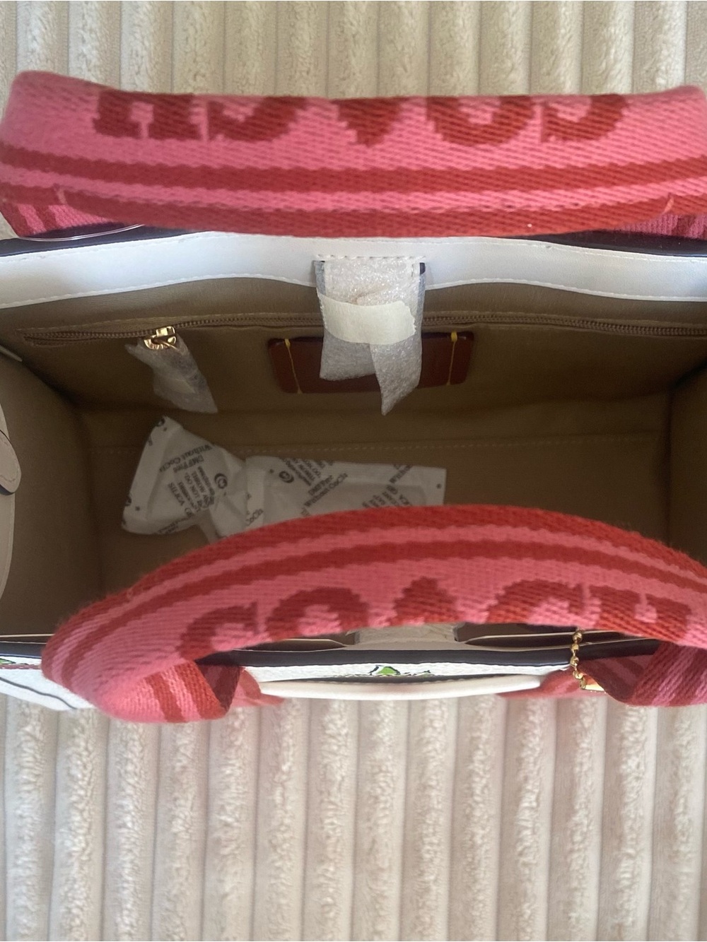 COACH SMITH TOTE STRAWBERRY PRINT - Picture 5 of 7
